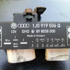 Relais ventilateur HS symptôme : pièce automobile Volkswagen/Audi 1J0 919 506 Q, 12V, Made in Hungary.