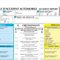 Formulaire de constat amiable d'accident automobile, avec des champs pour les détails de l'accident, des véhicules et des témoins.