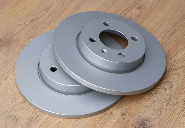 Deux disques de frein Renault neufs, parfaits pour votre site pour trouver numéro OEM Renault.
