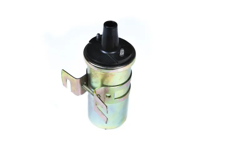 Bobine d'allumage métallique avec support, prête à être installée pour un allumage fiable.