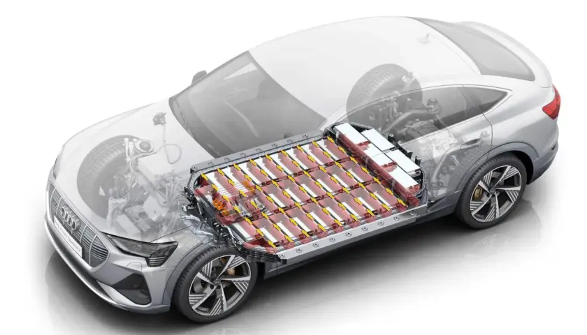 Vue éclatée d'une voiture électrique montrant le bloc batterie, essentiel à la durée de vie batterie voiture électrique.