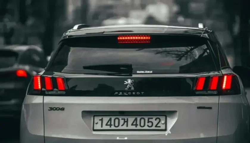 Arrière d'une Peugeot 3008. Le prix du changement des 4 injecteurs est une préoccupation pour les propriétaires.