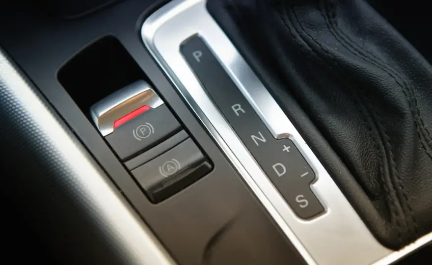 Frein de stationnement électrique - Panne, coût, entretien : le guide