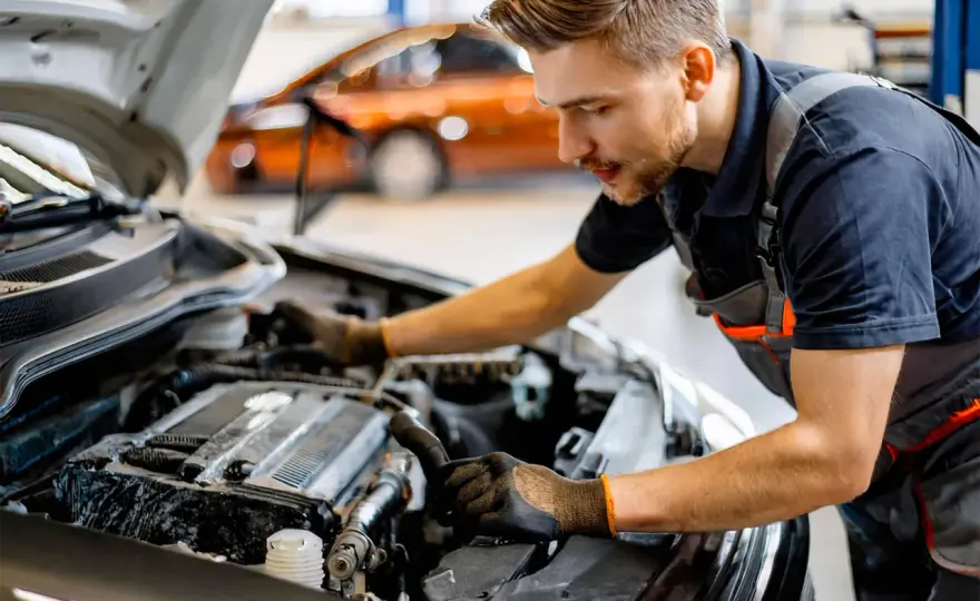 Changer sa batterie auto sans perdre les réglages - Le guide