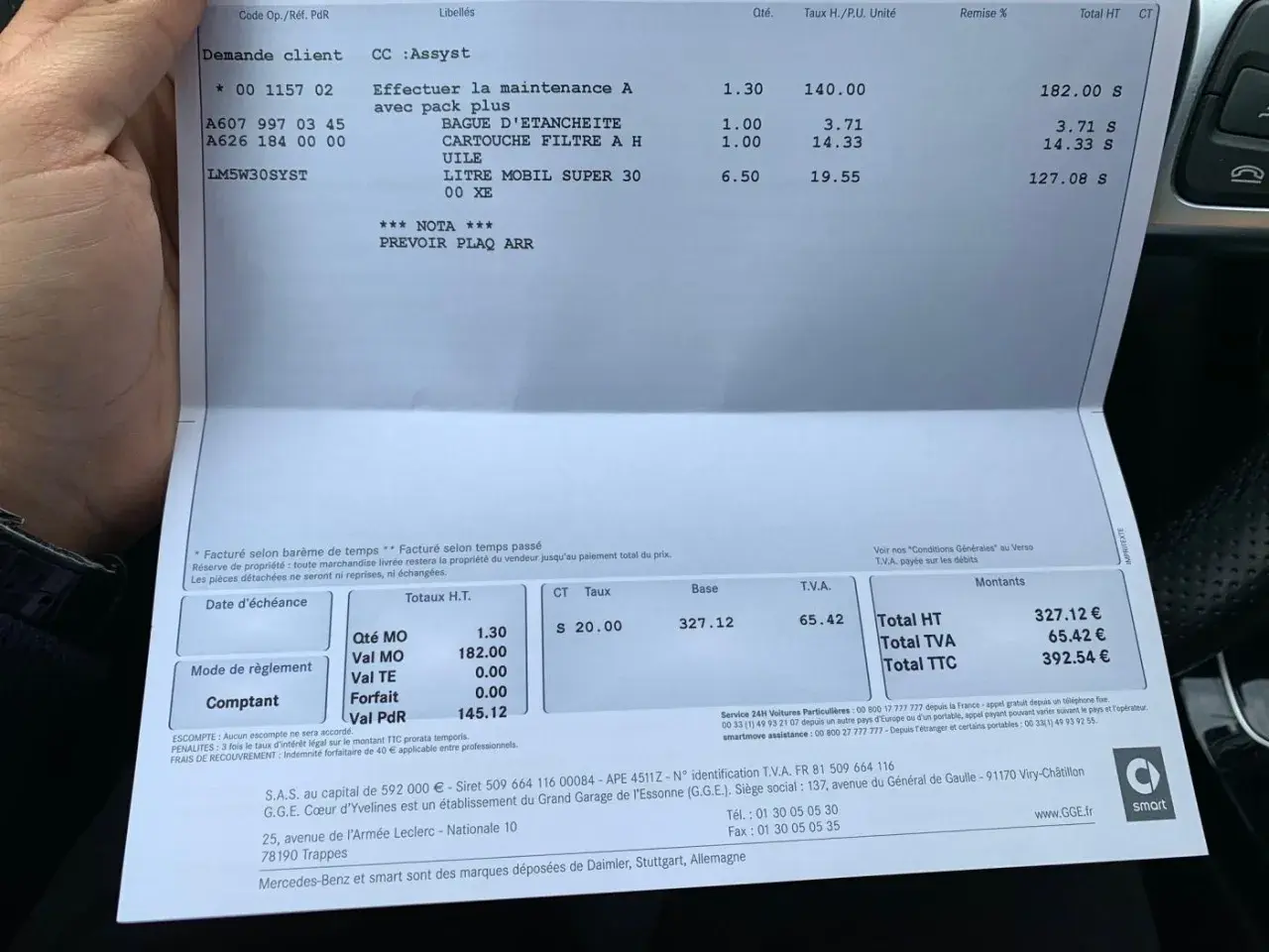 Facture de service Mercedes : maintenance A avec pack plus, filtre, huile et plaquettes. Le prix total TTC est de 392,54 €.