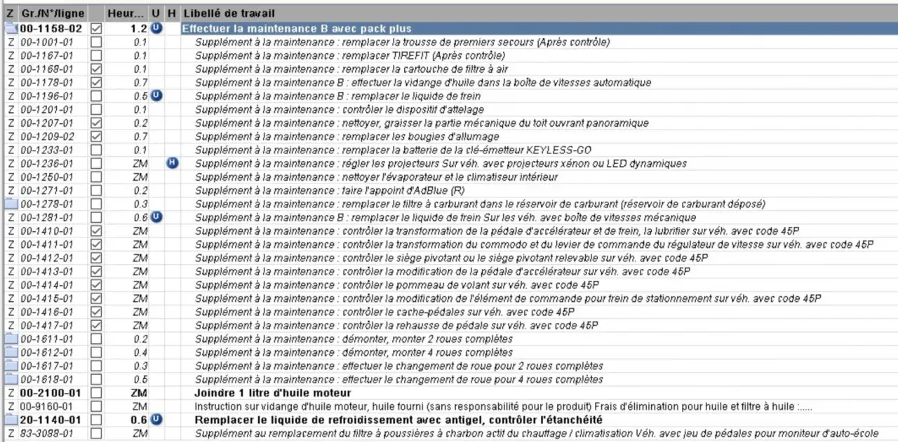Carnet d'entretien Mercedes GLA 200 : liste des opérations de maintenance, vidange, remplacement de filtres, contrôle des systèmes.