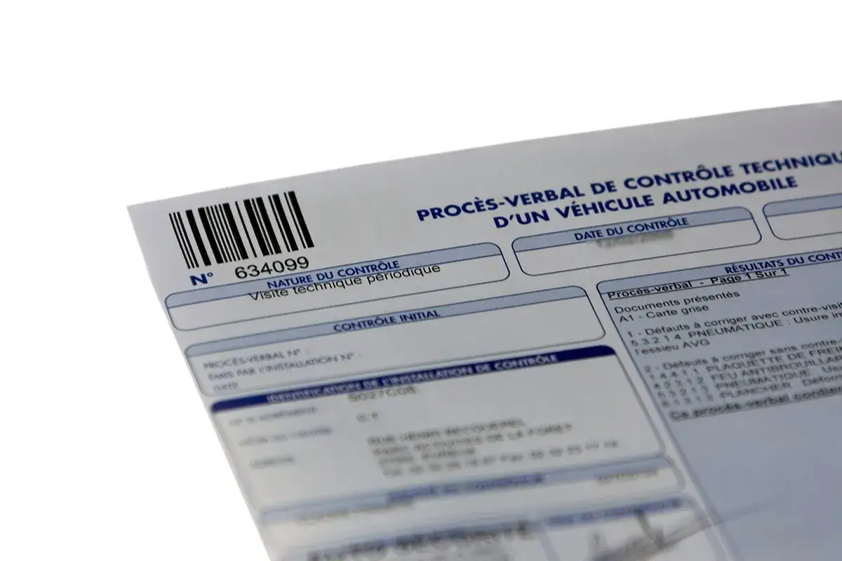 Procès-verbal de contrôle technique automobile, mentionnant une visite technique périodique. Ce document est essentiel pour le contrôle technique annuel.