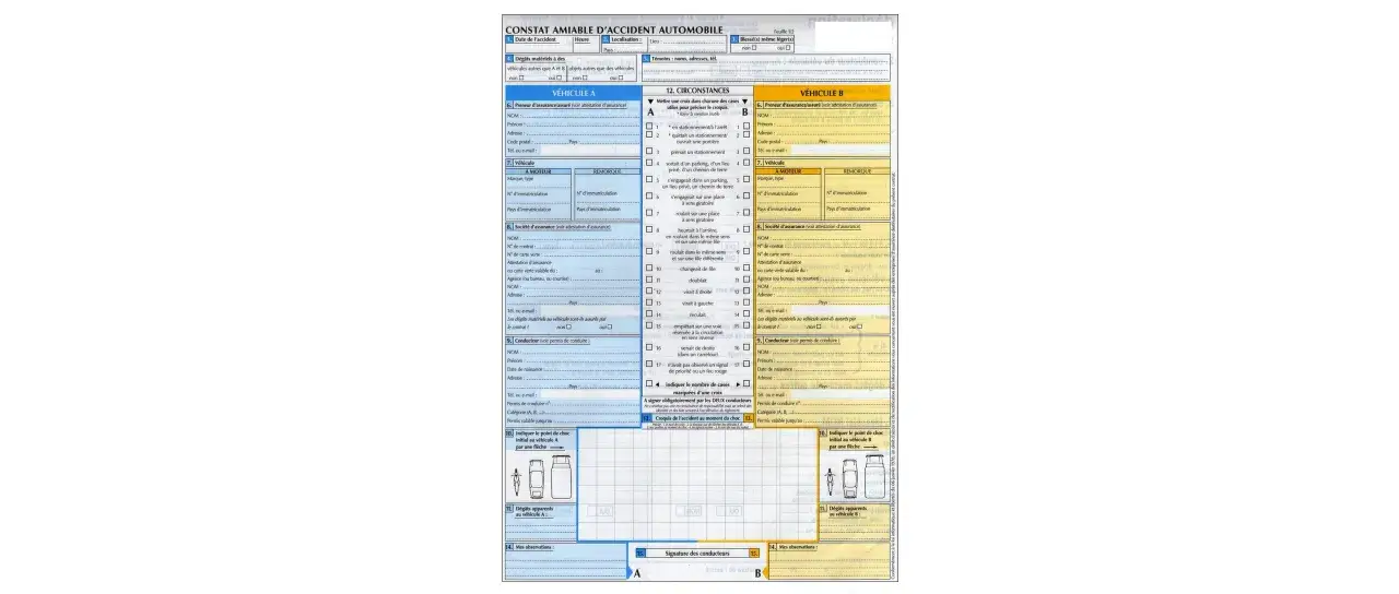 Formulaire de constat amiable d'accident automobile, avec des cases à cocher pour décrire les circonstances et les dégâts.