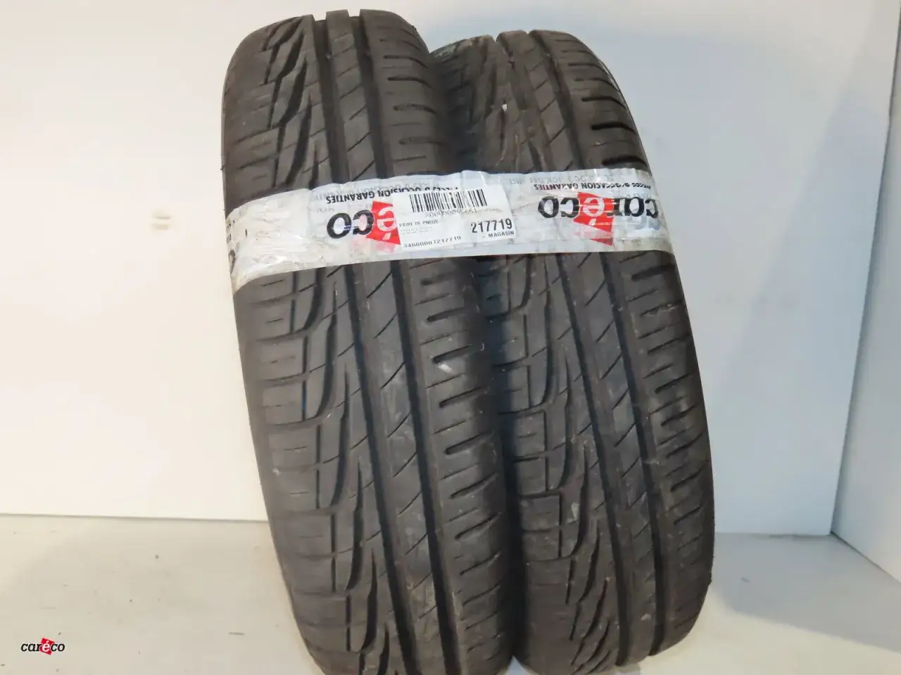 Paire de pneus neufs, idéal pour le prix du changement 4 pneus Clio 3. Marque ECO, référence 217719.